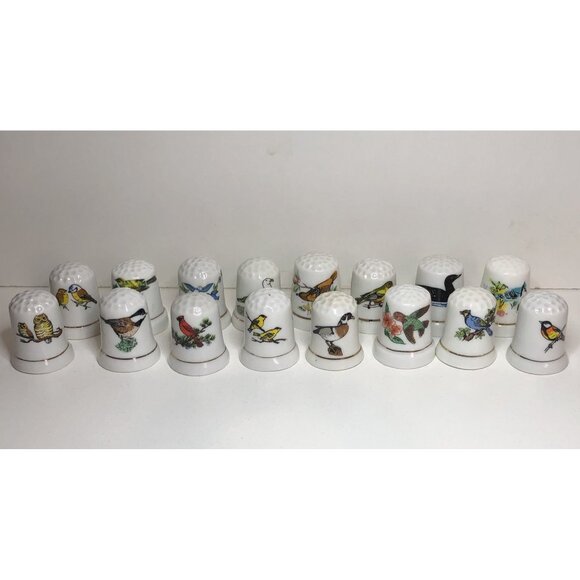 16 Vintage porcelain thimbles with birds - assorted designs no markings - Picture 1 of 16